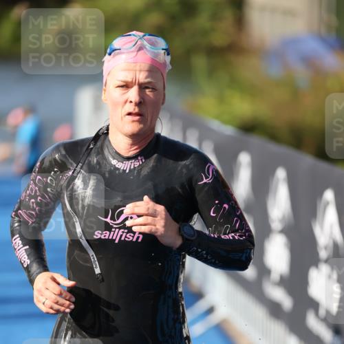 25.08.2024 - Elbe Triathlon Hamburg H.Heesch http://msf.ph/oto/6864514 25.08.2024 09:36:01 Schwimmen 487, 521, 532, 540 meine-sportfotos.de