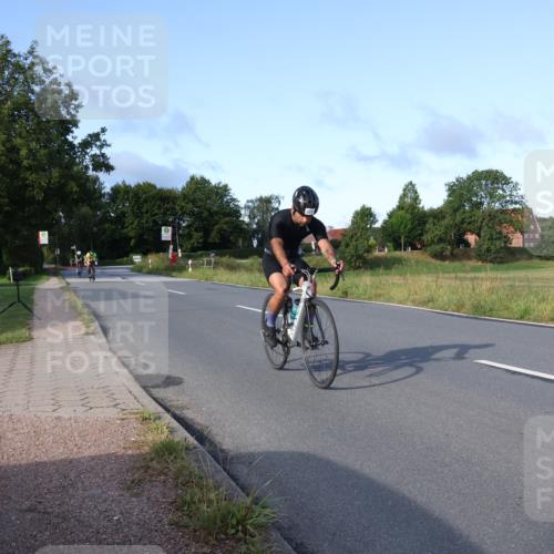 25.08.2024 - Elbe Triathlon Hamburg Fuchs,  Jonas http://msf.ph/oto/6864547 25.08.2024 09:22:42 Radfahren 91, 327, 209, 45 meine-sportfotos.de