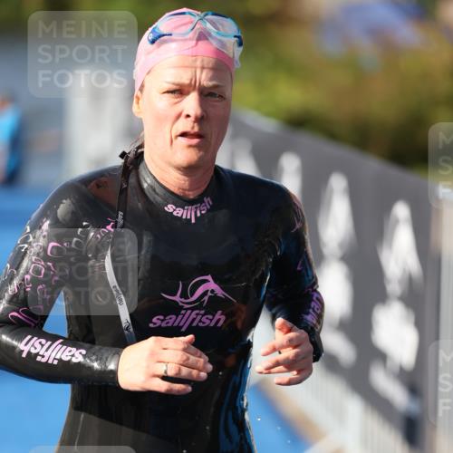 25.08.2024 - Elbe Triathlon Hamburg H.Heesch http://msf.ph/oto/6864548 25.08.2024 09:36:01 Schwimmen 487, 521, 532, 540 meine-sportfotos.de