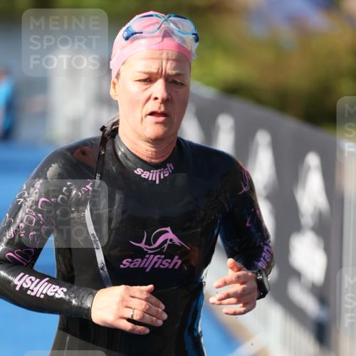25.08.2024 - Elbe Triathlon Hamburg H.Heesch http://msf.ph/oto/6864550 25.08.2024 09:36:01 Schwimmen 487, 521, 532, 540 meine-sportfotos.de