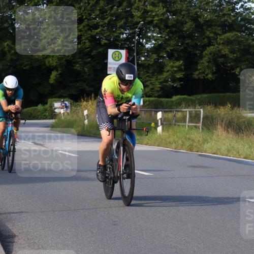 25.08.2024 - Elbe Triathlon Hamburg Fuchs,  Jonas http://msf.ph/oto/6864553 25.08.2024 09:22:44 Radfahren 327, 209, 45, 443 meine-sportfotos.de