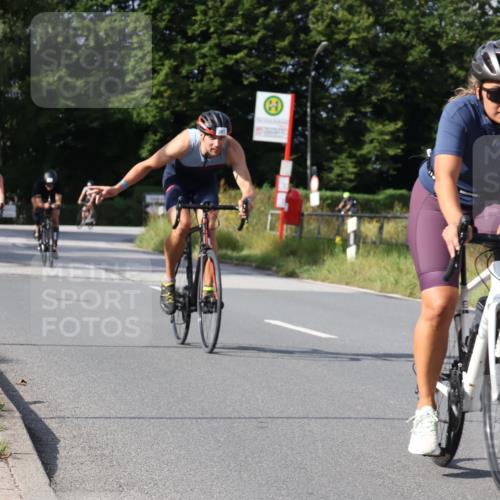 25.08.2024 - Elbe Triathlon Hamburg Fuchs,  Jonas http://msf.ph/oto/6864556 25.08.2024 10:06:39 Radfahren 523, 367, 529, 347, 256 meine-sportfotos.de
