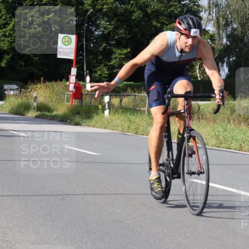 25.08.2024 - Elbe Triathlon Hamburg Fuchs,  Jonas http://msf.ph/oto/6864565 25.08.2024 10:06:39 Radfahren 523, 367, 529, 347, 256 meine-sportfotos.de