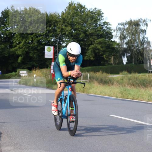 25.08.2024 - Elbe Triathlon Hamburg Fuchs,  Jonas http://msf.ph/oto/6864569 25.08.2024 09:22:45 Radfahren 327, 209, 45, 443, 266 meine-sportfotos.de