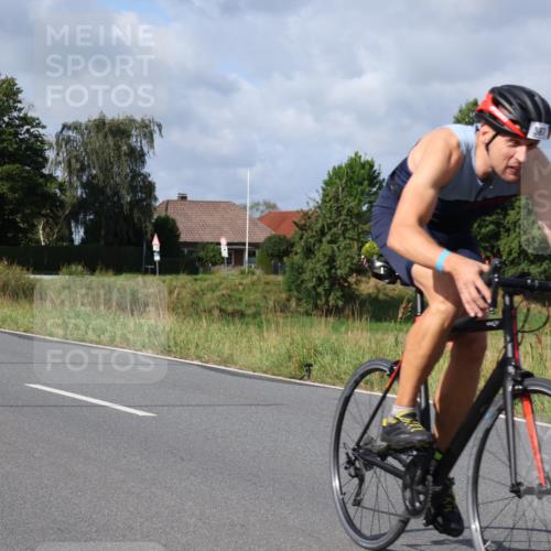 25.08.2024 - Elbe Triathlon Hamburg Fuchs,  Jonas http://msf.ph/oto/6864574 25.08.2024 10:06:40 Radfahren 523, 367, 529, 347, 256 meine-sportfotos.de