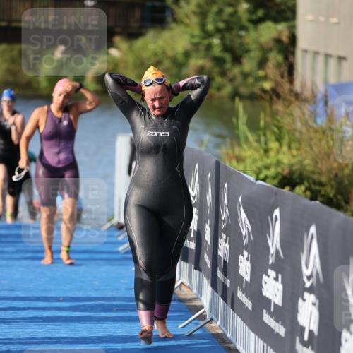 25.08.2024 - Elbe Triathlon Hamburg H.Heesch http://msf.ph/oto/6864596 25.08.2024 09:36:19 Schwimmen 487, 501, 540 meine-sportfotos.de