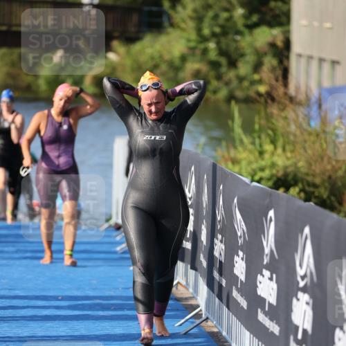 25.08.2024 - Elbe Triathlon Hamburg H.Heesch http://msf.ph/oto/6864601 25.08.2024 09:36:19 Schwimmen 487, 501, 540 meine-sportfotos.de