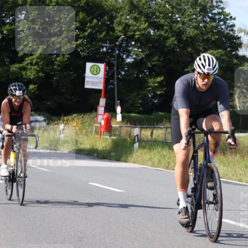 25.08.2024 - Elbe Triathlon Hamburg Fuchs,  Jonas http://msf.ph/oto/6864634 25.08.2024 10:50:50 Radfahren 698, 1496, 731 meine-sportfotos.de