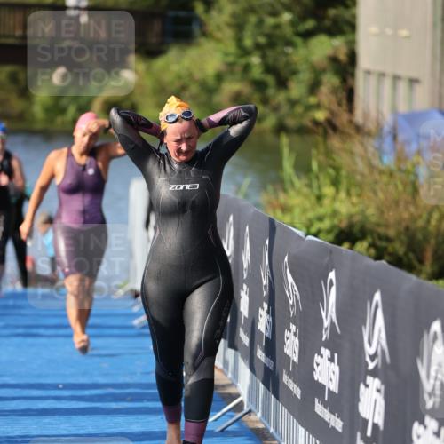 25.08.2024 - Elbe Triathlon Hamburg H.Heesch http://msf.ph/oto/6864635 25.08.2024 09:36:19 Schwimmen 487, 501, 540 meine-sportfotos.de