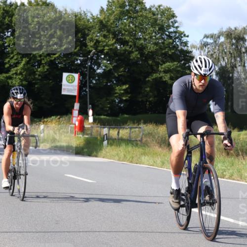 25.08.2024 - Elbe Triathlon Hamburg Fuchs,  Jonas http://msf.ph/oto/6864641 25.08.2024 10:50:50 Radfahren 698, 1496, 731 meine-sportfotos.de
