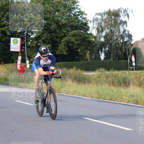 25.08.2024 - Elbe Triathlon Hamburg Fuchs,  Jonas http://msf.ph/oto/6864647 25.08.2024 09:22:51 Radfahren 443, 266, 56 meine-sportfotos.de