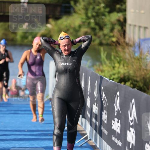 25.08.2024 - Elbe Triathlon Hamburg H.Heesch http://msf.ph/oto/6864648 25.08.2024 09:36:20 Schwimmen 487, 501, 540 meine-sportfotos.de