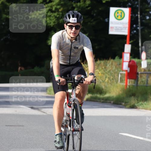 25.08.2024 - Elbe Triathlon Hamburg Fuchs,  Jonas http://msf.ph/oto/6864650 25.08.2024 10:06:47 Radfahren 256, 206, 319, 141 meine-sportfotos.de