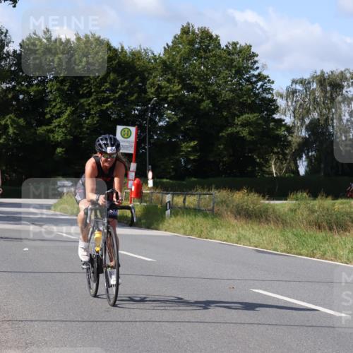 25.08.2024 - Elbe Triathlon Hamburg Fuchs,  Jonas http://msf.ph/oto/6864651 25.08.2024 10:50:50 Radfahren 698, 1496, 731 meine-sportfotos.de