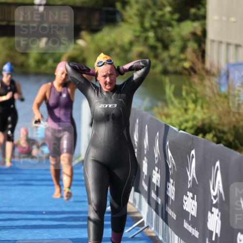 25.08.2024 - Elbe Triathlon Hamburg H.Heesch http://msf.ph/oto/6864654 25.08.2024 09:36:20 Schwimmen 487, 501, 540 meine-sportfotos.de