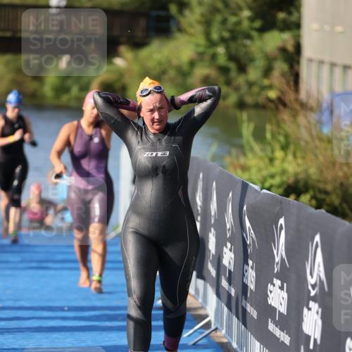 25.08.2024 - Elbe Triathlon Hamburg H.Heesch http://msf.ph/oto/6864659 25.08.2024 09:36:20 Schwimmen 487, 501, 540 meine-sportfotos.de