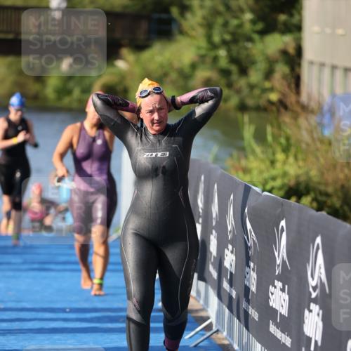 25.08.2024 - Elbe Triathlon Hamburg H.Heesch http://msf.ph/oto/6864664 25.08.2024 09:36:20 Schwimmen 487, 501, 540 meine-sportfotos.de