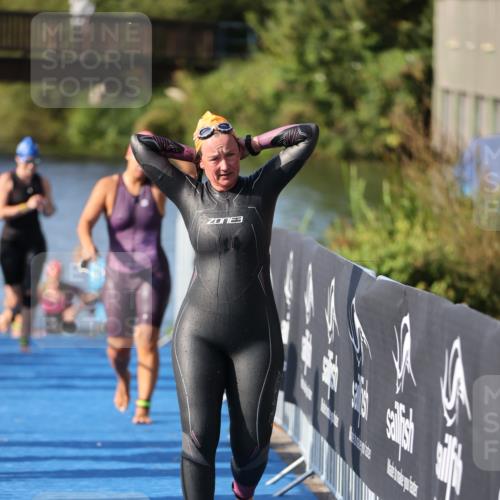 25.08.2024 - Elbe Triathlon Hamburg H.Heesch http://msf.ph/oto/6864670 25.08.2024 09:36:20 Schwimmen 487, 501, 540 meine-sportfotos.de