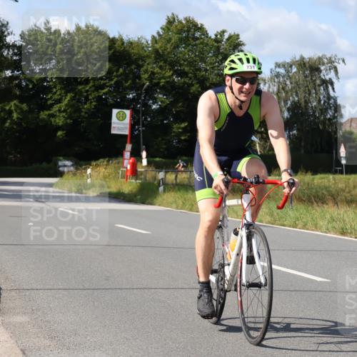 25.08.2024 - Elbe Triathlon Hamburg Fuchs,  Jonas http://msf.ph/oto/6864673 25.08.2024 10:50:52 Radfahren 698, 1496, 731, 703 meine-sportfotos.de