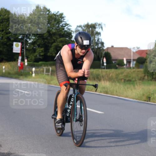 25.08.2024 - Elbe Triathlon Hamburg Fuchs,  Jonas http://msf.ph/oto/6864678 25.08.2024 09:22:57 Radfahren 266, 56, 208 meine-sportfotos.de