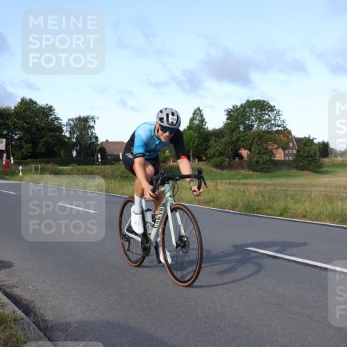 25.08.2024 - Elbe Triathlon Hamburg Fuchs,  Jonas http://msf.ph/oto/6864698 25.08.2024 09:22:59 Radfahren 56, 208 meine-sportfotos.de