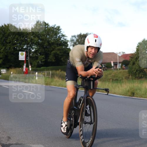 25.08.2024 - Elbe Triathlon Hamburg Fuchs,  Jonas http://msf.ph/oto/6864749 25.08.2024 09:23:11 Radfahren 105, 340, 120 meine-sportfotos.de