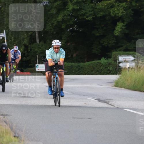 25.08.2024 - Elbe Triathlon Hamburg Fuchs,  Jonas http://msf.ph/oto/6864857 25.08.2024 10:07:11 Radfahren 325, 533, 389, 268 meine-sportfotos.de
