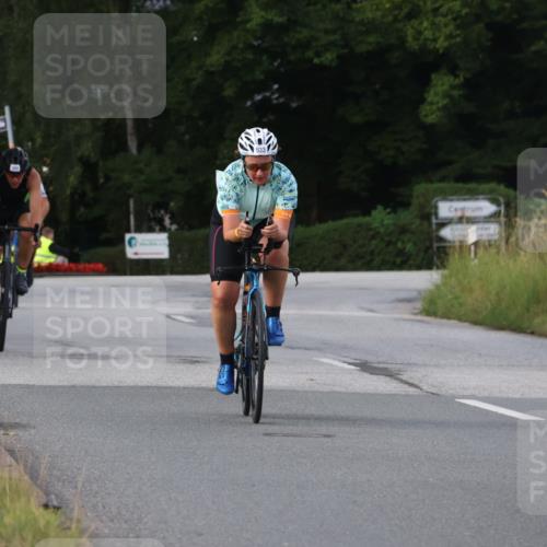 25.08.2024 - Elbe Triathlon Hamburg Fuchs,  Jonas http://msf.ph/oto/6864861 25.08.2024 10:07:12 Radfahren 325, 533, 389, 268 meine-sportfotos.de