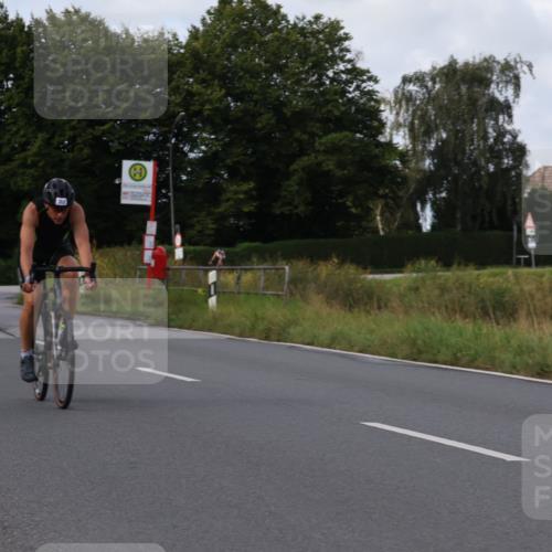 25.08.2024 - Elbe Triathlon Hamburg Fuchs,  Jonas http://msf.ph/oto/6864906 25.08.2024 10:07:14 Radfahren 533, 389, 268 meine-sportfotos.de