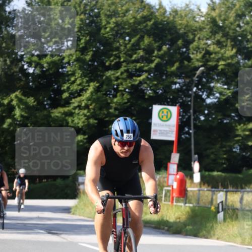 25.08.2024 - Elbe Triathlon Hamburg Fuchs,  Jonas http://msf.ph/oto/6864928 25.08.2024 10:51:45 Radfahren 1474, 1522, 756, 1564, 1505, 606, 1587, 735 meine-sportfotos.de