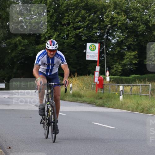25.08.2024 - Elbe Triathlon Hamburg Fuchs,  Jonas http://msf.ph/oto/6864943 25.08.2024 10:07:16 Radfahren 533, 389, 268, 368 meine-sportfotos.de