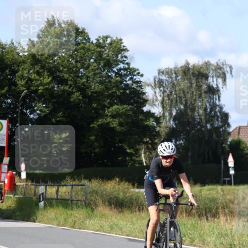 25.08.2024 - Elbe Triathlon Hamburg Fuchs,  Jonas http://msf.ph/oto/6865007 25.08.2024 10:51:50 Radfahren 756, 1564, 1505, 606, 1587, 735, 518 meine-sportfotos.de