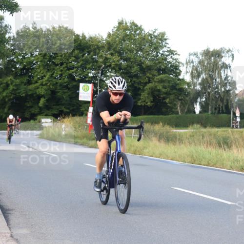 25.08.2024 - Elbe Triathlon Hamburg Fuchs,  Jonas http://msf.ph/oto/6865033 25.08.2024 09:23:29 Radfahren 167, 258, 86, 64 meine-sportfotos.de