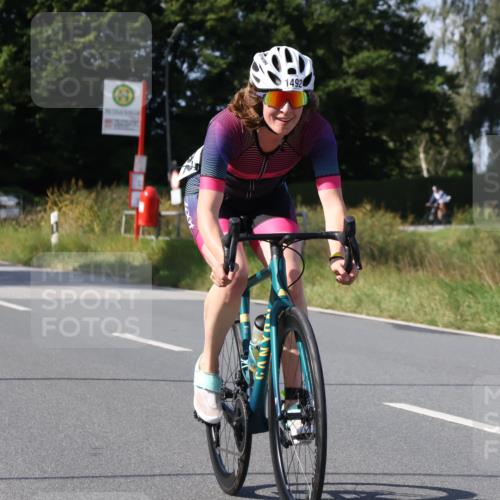 25.08.2024 - Elbe Triathlon Hamburg Fuchs,  Jonas http://msf.ph/oto/6865041 25.08.2024 10:52:01 Radfahren 1492 meine-sportfotos.de