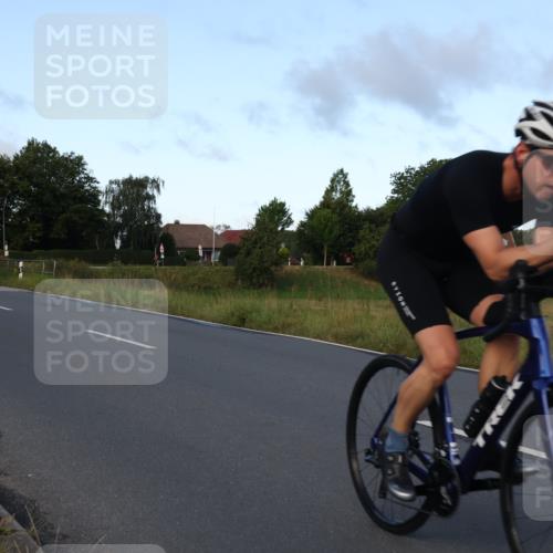 25.08.2024 - Elbe Triathlon Hamburg Fuchs,  Jonas http://msf.ph/oto/6865052 25.08.2024 09:23:30 Radfahren 167, 258, 86, 64 meine-sportfotos.de