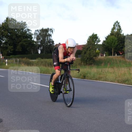 25.08.2024 - Elbe Triathlon Hamburg Fuchs,  Jonas http://msf.ph/oto/6865085 25.08.2024 09:23:33 Radfahren 258, 86, 64, 342, 35 meine-sportfotos.de