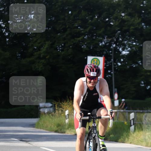25.08.2024 - Elbe Triathlon Hamburg Fuchs,  Jonas http://msf.ph/oto/6865090 25.08.2024 10:52:21 Radfahren 1571, 1581, 755 meine-sportfotos.de