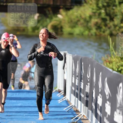25.08.2024 - Elbe Triathlon Hamburg H.Heesch http://msf.ph/oto/6865094 25.08.2024 09:37:26 Schwimmen 471, 488, 493, 509 meine-sportfotos.de
