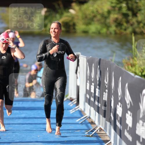 25.08.2024 - Elbe Triathlon Hamburg H.Heesch http://msf.ph/oto/6865112 25.08.2024 09:37:26 Schwimmen 471, 488, 493, 509 meine-sportfotos.de