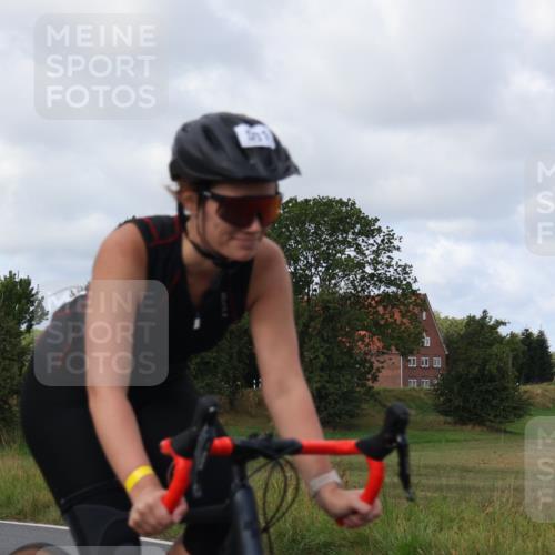 25.08.2024 - Elbe Triathlon Hamburg Fuchs,  Jonas http://msf.ph/oto/6865131 25.08.2024 10:08:03 Radfahren 501, 490, 479 meine-sportfotos.de