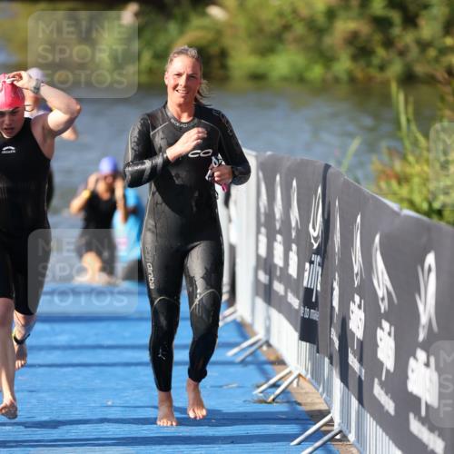 25.08.2024 - Elbe Triathlon Hamburg H.Heesch http://msf.ph/oto/6865138 25.08.2024 09:37:26 Schwimmen 471, 488, 493, 509 meine-sportfotos.de