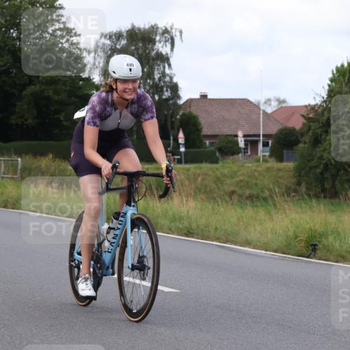 25.08.2024 - Elbe Triathlon Hamburg Fuchs,  Jonas http://msf.ph/oto/6865152 25.08.2024 10:08:08 Radfahren 490, 479, 506 meine-sportfotos.de