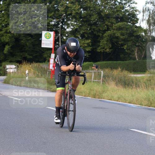 25.08.2024 - Elbe Triathlon Hamburg Fuchs,  Jonas http://msf.ph/oto/6865198 25.08.2024 09:23:40 Radfahren 64, 342, 35, 153 meine-sportfotos.de