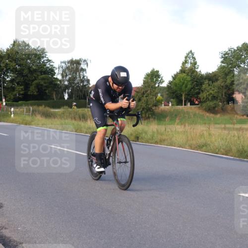 25.08.2024 - Elbe Triathlon Hamburg Fuchs,  Jonas http://msf.ph/oto/6865219 25.08.2024 09:23:40 Radfahren 64, 342, 35, 153 meine-sportfotos.de