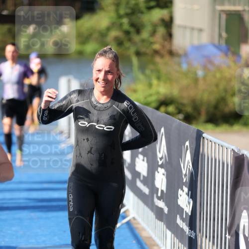 25.08.2024 - Elbe Triathlon Hamburg H.Heesch http://msf.ph/oto/6865223 25.08.2024 09:37:29 Schwimmen 471, 488, 493, 500, 509 meine-sportfotos.de