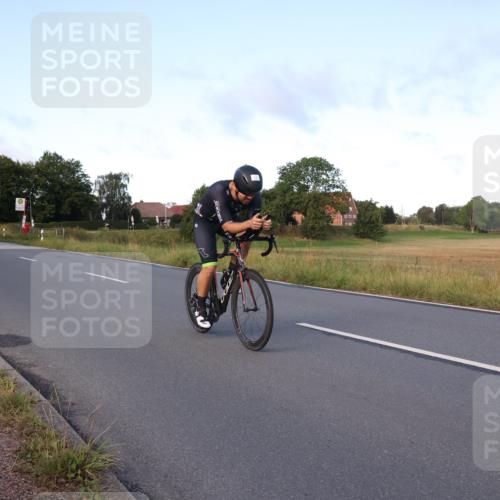 25.08.2024 - Elbe Triathlon Hamburg Fuchs,  Jonas http://msf.ph/oto/6865224 25.08.2024 09:23:40 Radfahren 64, 342, 35, 153 meine-sportfotos.de