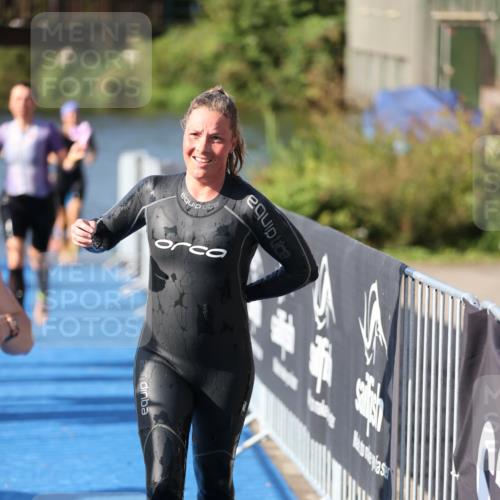 25.08.2024 - Elbe Triathlon Hamburg H.Heesch http://msf.ph/oto/6865228 25.08.2024 09:37:29 Schwimmen 471, 488, 493, 500, 509 meine-sportfotos.de
