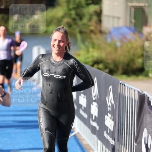 25.08.2024 - Elbe Triathlon Hamburg H.Heesch http://msf.ph/oto/6865232 25.08.2024 09:37:29 Schwimmen 471, 488, 493, 500, 509 meine-sportfotos.de