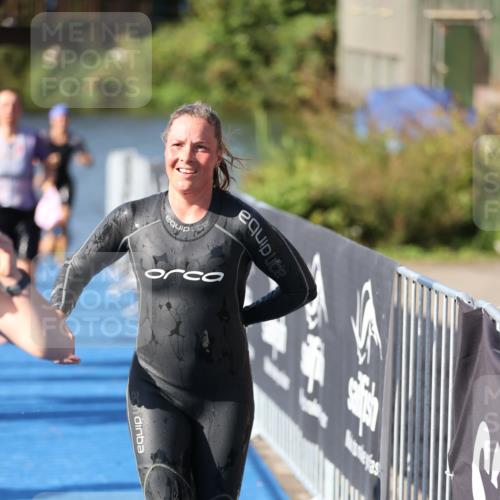 25.08.2024 - Elbe Triathlon Hamburg H.Heesch http://msf.ph/oto/6865240 25.08.2024 09:37:29 Schwimmen 471, 488, 493, 500, 509 meine-sportfotos.de