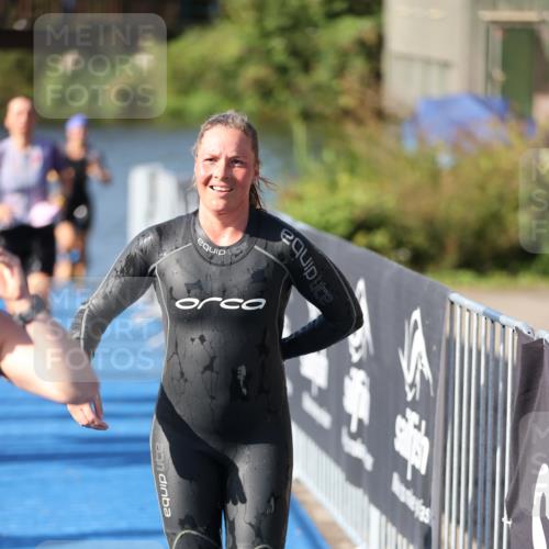 25.08.2024 - Elbe Triathlon Hamburg H.Heesch http://msf.ph/oto/6865245 25.08.2024 09:37:29 Schwimmen 471, 488, 493, 500, 509 meine-sportfotos.de